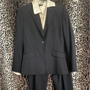 Tahari classy black pinstriped 2pc suit. Timeless